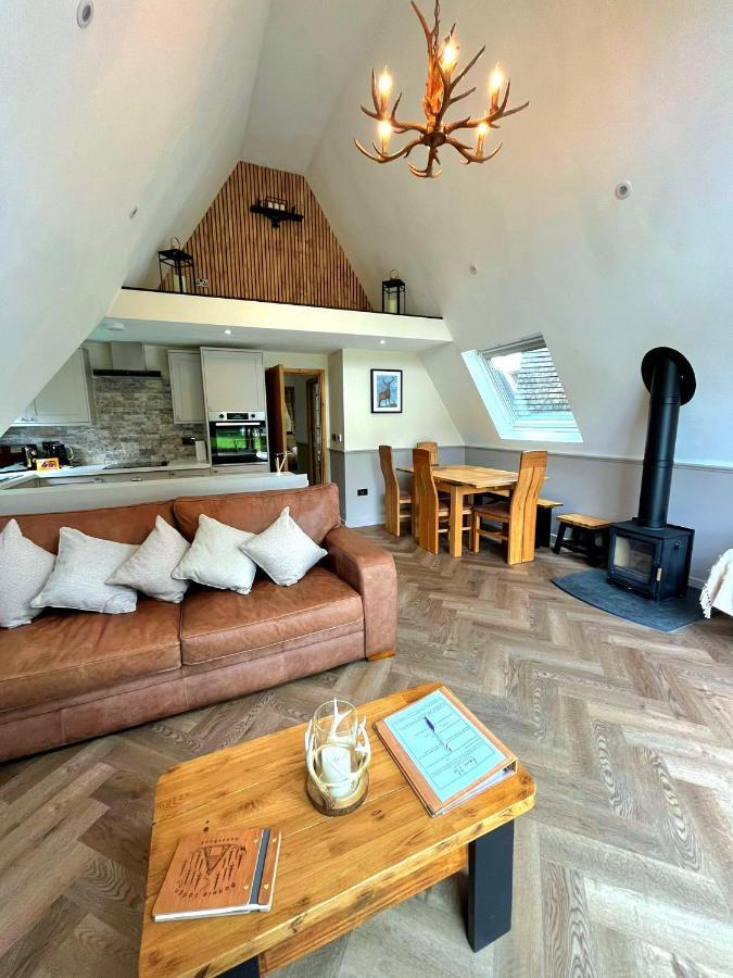 Bonnie Lodge-Lochside Location With Hot Tub 인버개리 외부 사진