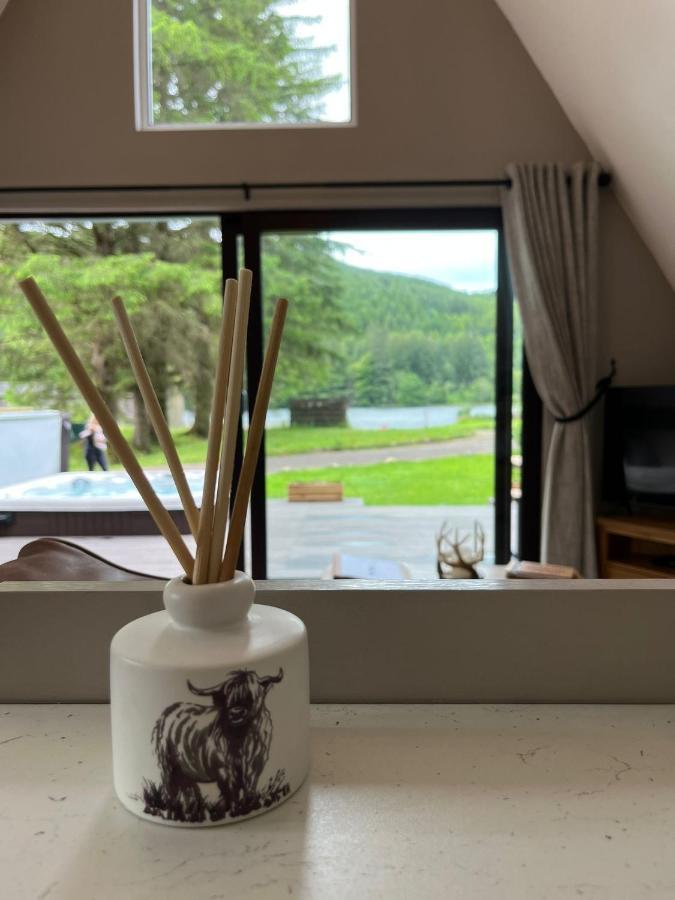 Bonnie Lodge-Lochside Location With Hot Tub 인버개리 외부 사진
